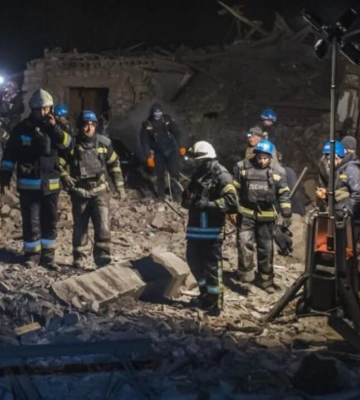 У селі Рівне Покровського району на Донеччині з-під завалів рятувальники дістали тіло дитини