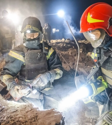 У селі Рівне Покровського району на Донеччині з-під завалів рятувальники дістали тіло дитини