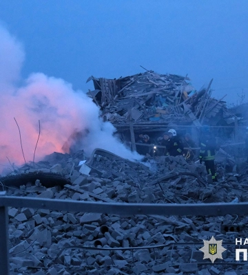 Ворожий безпілотник влучив у будинок в Дніпрі: що відомо