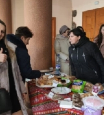 На Благодійному ярмарку в Тячеві зібрали понад 71 тисячу гривень для ЗСУ
