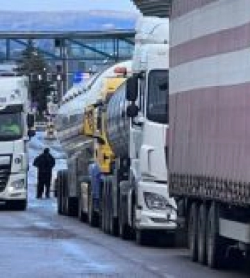 Рух через пункт пропуску «Медика — Шегині» поновлено