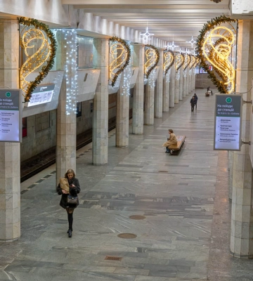 Станції Харківського метрополітену, прикрашені до різдвяних та новорічних свят