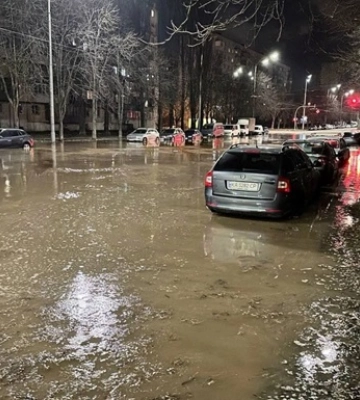В Киеве прорвало канализацию, улицы затопило фекалиями - соцсети