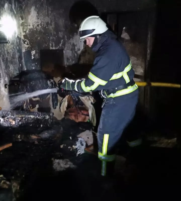 У Дніпрі на Калиновій чоловік ледь не згорів у власній квартирі