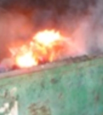 В Здолбунові горів контейнер зі сміттям