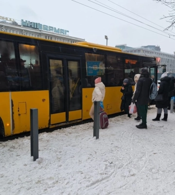 Дороги проїзні, є зміни в русі транспорту: яка ситуація на вулицях Дніпра