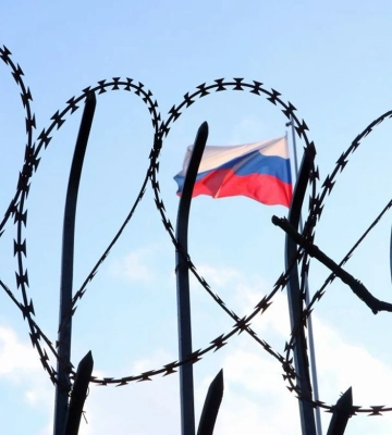 Мир должен полностью запрещать российскую продукцию, а не ограничивать ее, - экономист Мир должен полностью запрещать российскую продукцию, а не ограничивать ее, - экономист