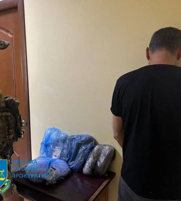 На кордоні в Одеській області затримали контрабандиста з наркотиками під обшивкою дверей власного авто