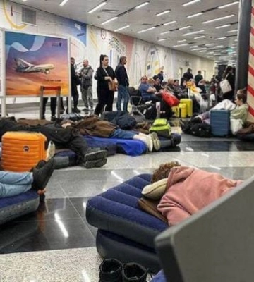 &quot;Приезжайте с сыном&quot; - жительницу Мелитополя не пропустили домой в аэропорту Шереметьево