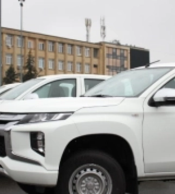 Миколаїв передав 5 пікапів 123 бригаді Територіальної оборони
