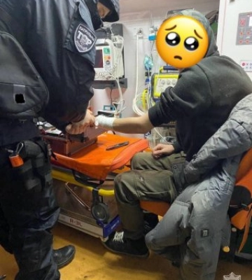 В Ужгороді патрульні завадили 26-річному чоловіку вкоротити собі віку