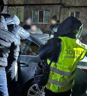 Млинівчанин допомагав чоловікам утікати за кордон за 8800 доларів