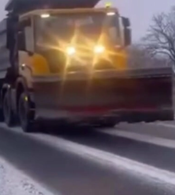 На трасах Одеської області працює майже 170 одиниць техніки