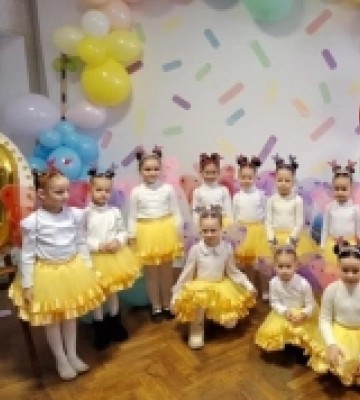 На благодійному концерті у Рожищі для ЗСУ зібрали майже 24 тисячі гривень. ФОТО