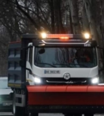 У Миколаєві для подолання наслідків негоди задіяно 12 одиниць спецтехніки