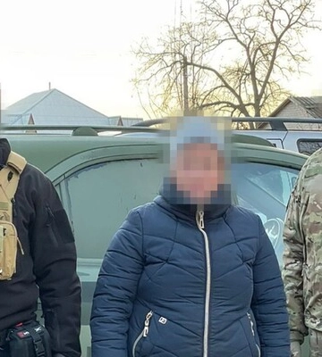 У Херсонській області СБУ затримала колаборантку, яка працювала у виборчій комісії РФ