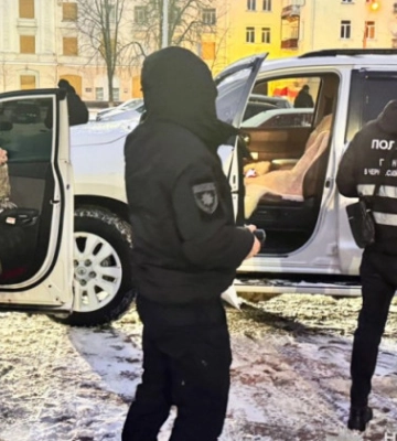 У центрі Чернігова поліція затримала адвокатку на хабарі у 200 000 гривень за статус непридатності до військової служби