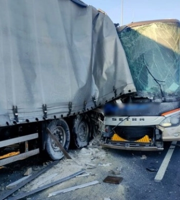 В Польше автобус столкнулся с грузовиком, есть пострадавшие