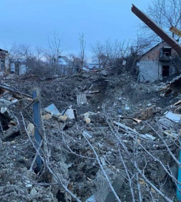 На Донеччині, Херсонщині, Хмельниччині тривають аварійно-рятувальні роботи після атак Росії, майже пів сотні потерпілих