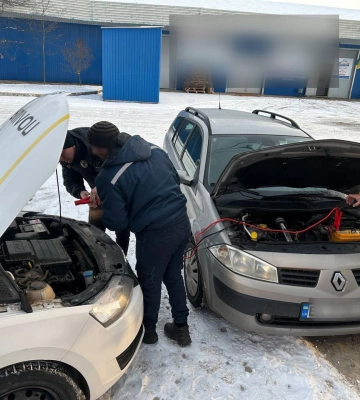Якщо ви потрапили у скрутне становище на дорозі, телефонуйте 102 або 101 (ВІДЕО)