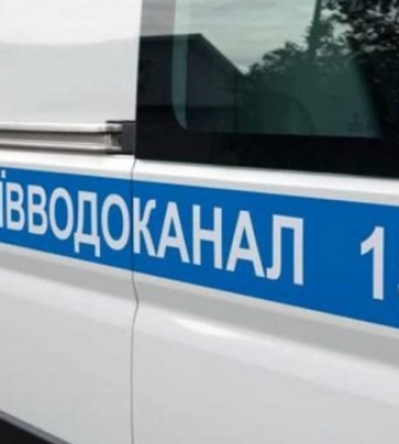 У Києві прорвало водопровід на Оболонській