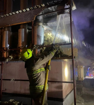 Евакуювали понад 50 відвідувачів: у Рівному горів ресторан. Фото