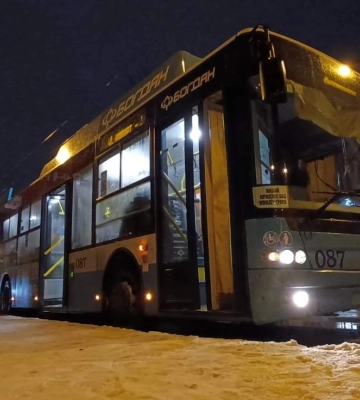 У Сумах тролейбуси частково змінили маршрут, транспорт йде із запізненням