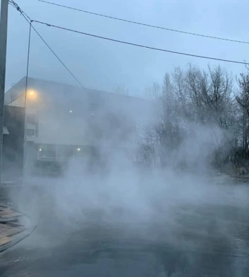 У Києві на Оболонській аварія на водопроводі, рух вулицею перекрито – КМДА