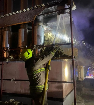 Евакуювали понад 50 відвідувачів: у Рівному горів ресторан. Фото