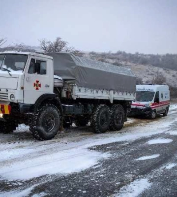 На Одещині автомобіль швидкої допомоги з хворою дитиною застряг в снігу