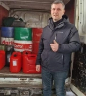 Мешканці Берислава отримали 2000 л бензину від благодійного фонду