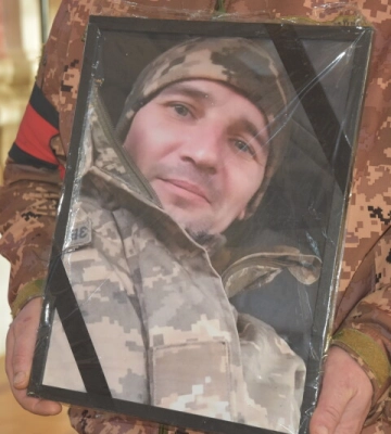 Загинув на Донеччині: у Луцьку попрощалися з Героєм Віталієм Майсузенком. Фото