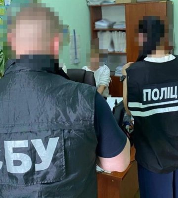 У Львові судитимуть держслужбовицю за вимагання хабара у 1300 доларів