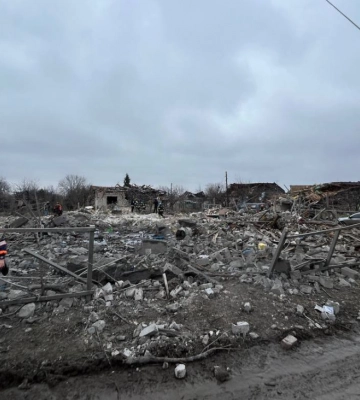 Приехали на праздники: Во время обстрела села под Покровском погибла семья с детьми
