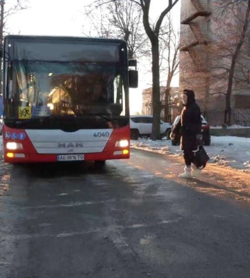 У Дніпрі розпочали роботу комунальні шкільні автобуси 