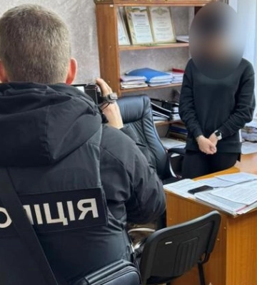 «Відкати» за проведення ремонту укриттів в закладах освіти: в Кривому Розі викрили посадовицю райради