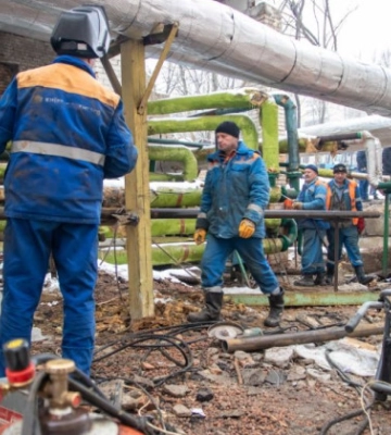 У Києві відновили роботу обладнання теплопункту, пошкодженого під час ракетного обстрілу