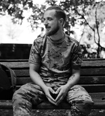 Із поетом і військовим Максимом Кривцовим прощатимуться у Києві та Рівному