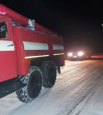 Надзвичайники визволяли з халеп автівки на Кіровоградщині (ФОТО)