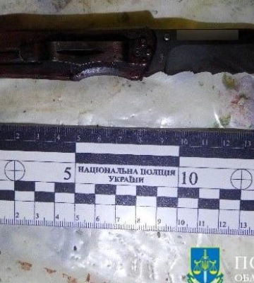 На Полтавщині затримали чоловіка, який убив жінку і напав на її сина-підлітка