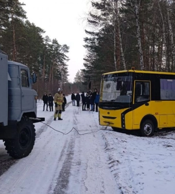 На Рівненщині шкільний автобус з&#039;їхав у кювет