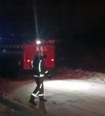 У Бурині рятувальники допомогли водію вивільнити вантажівку (відео)