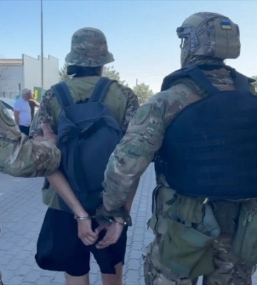 Взяв у заручники двох жінок та дитину: житель Одещини постане перед судом