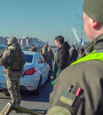 Центр протидії дезінформації розвінчав фейк про закриття виїздів з Києва
