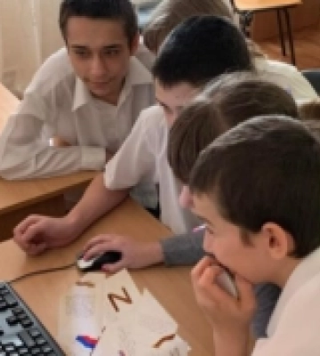 На лівобережній Херсонщині росіяни змушують дітей інтернату писати листи окупантам
