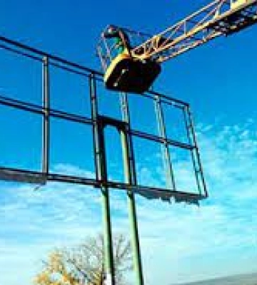 У Миколаєві демонтують незаконні конструкції