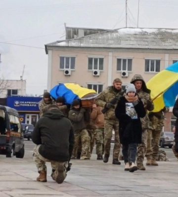 У Малині прощаються з 23-річним пілотом бойового літака МіГ-29 Владиславом Залістовським