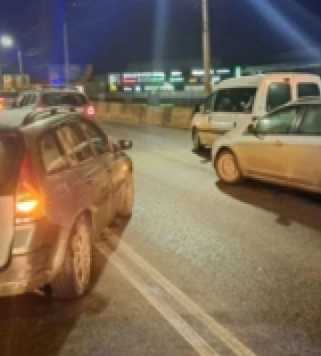 Поліція склала девʼять протоколів за стан дорожнього покриття на Рівненській, де сталася масштабна аварія