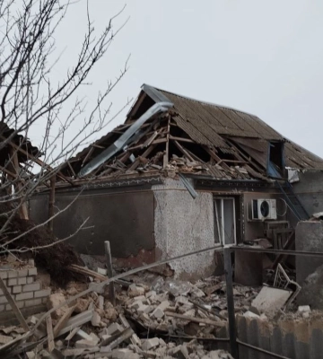 Херсонщина: росіяни обстріляли житлові будинки у Новодмитрівці, поранено людину