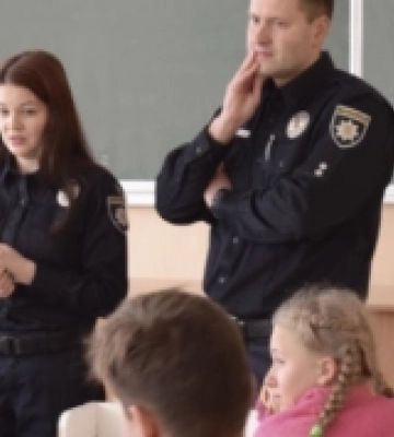 У 37 закладах освіти Рівненщини чергуватимуть поліцейські